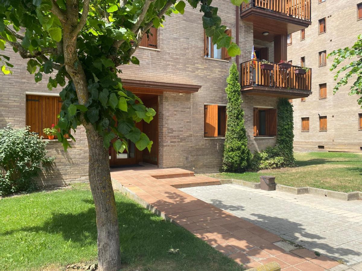 Acogedor Piso En Sort Con Piscina Apartman Kültér fotó